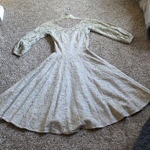 Elegant 50s Vintage Lace Dress with Long Sleeves